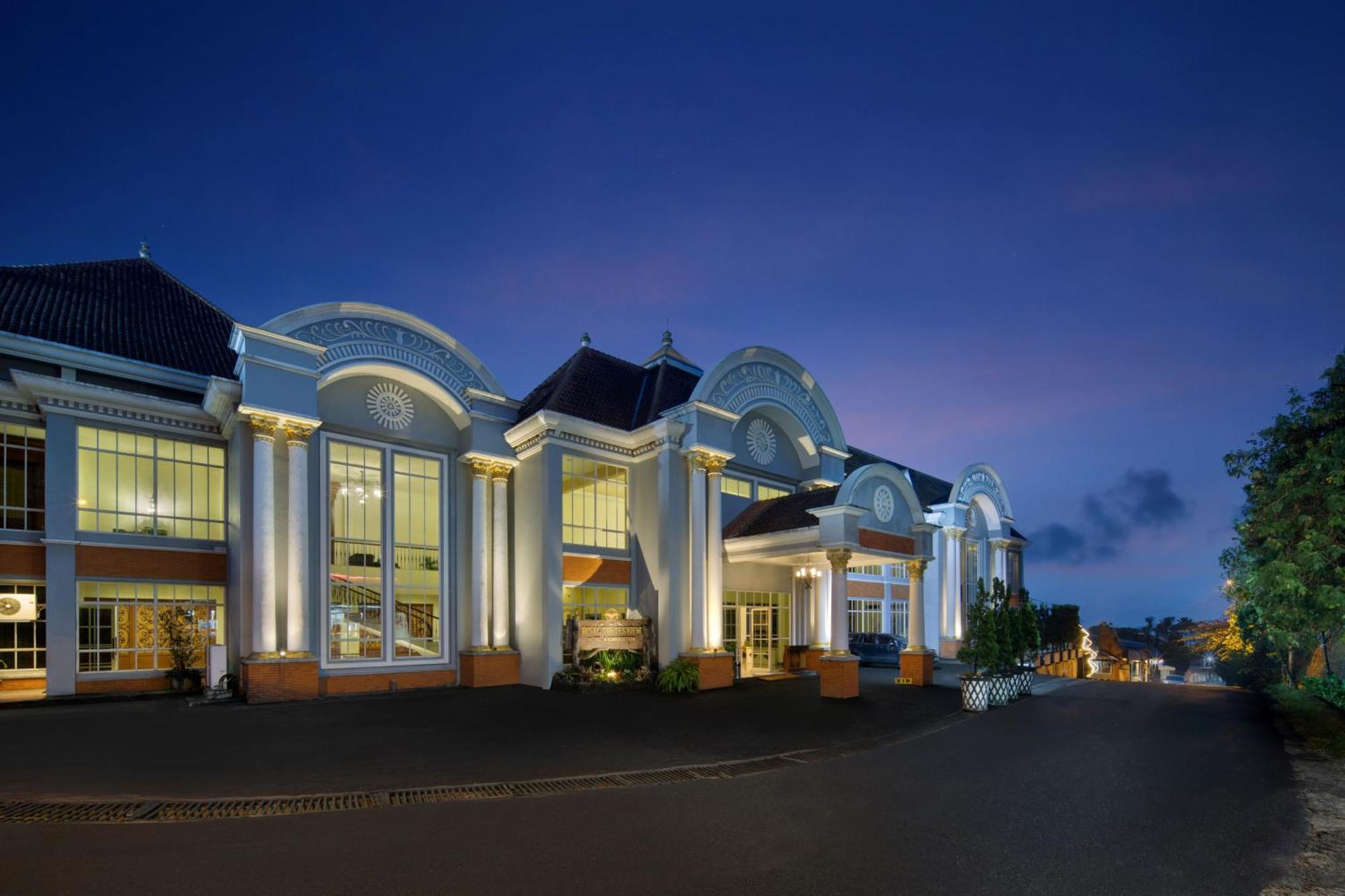Royal Hotel And Convention Tretes Prigen Exteriér fotografie